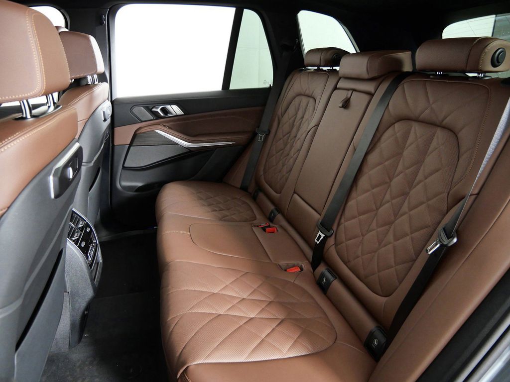 Thumbnail: 2026 BMW X5 - 38