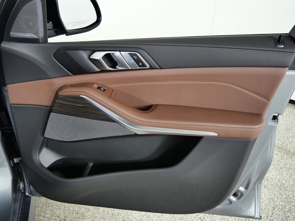 Thumbnail: 2026 BMW X5 - 28