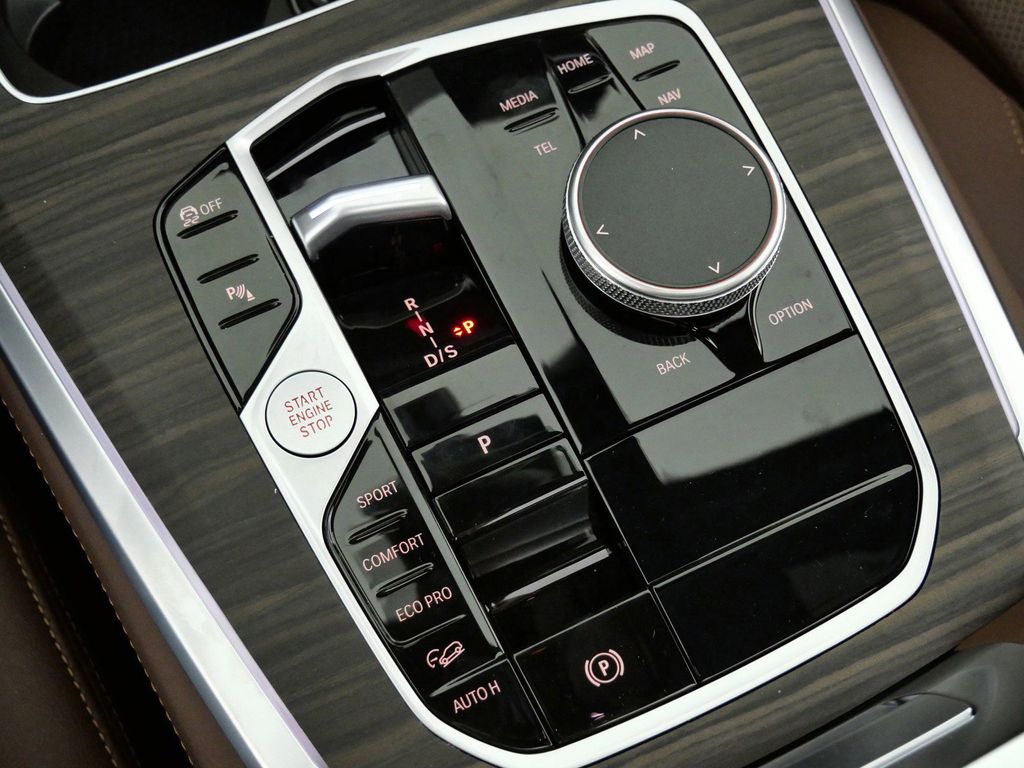 Thumbnail: 2026 BMW X5 - 13