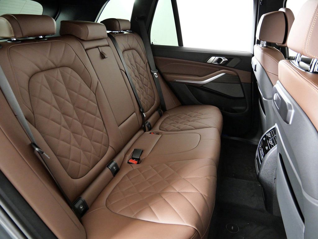 Thumbnail: 2026 BMW X5 - 33