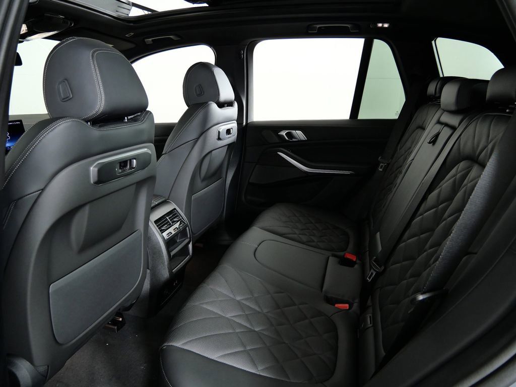 Thumbnail: 2026 BMW X5 - 36