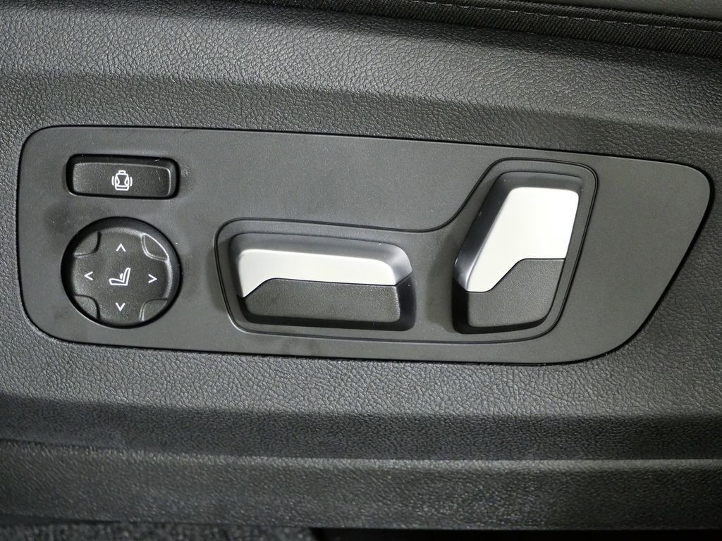 Thumbnail: 2026 BMW X5 - 44