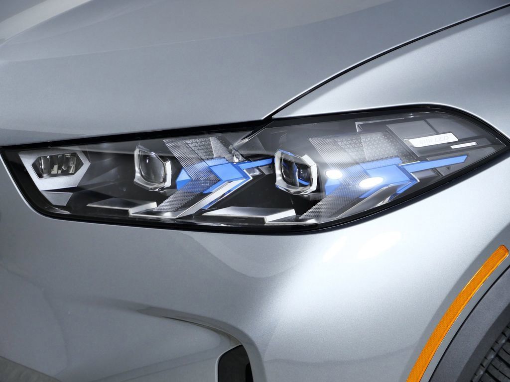 Thumbnail: 2026 BMW X5 - 18
