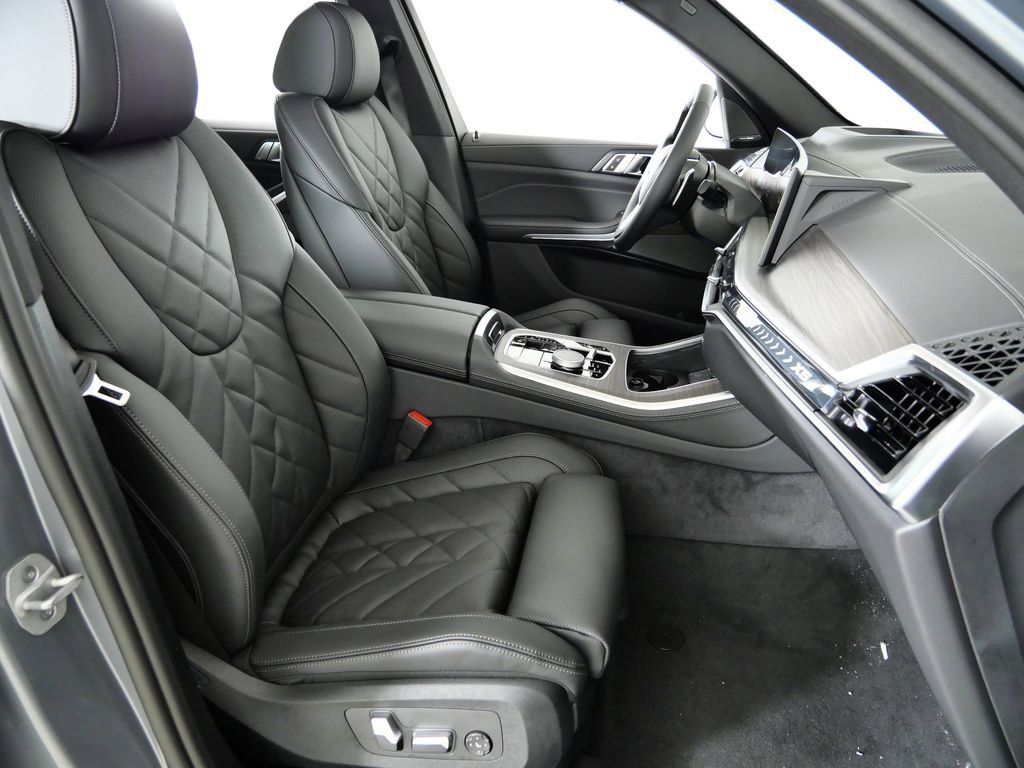Thumbnail: 2026 BMW X5 - 10