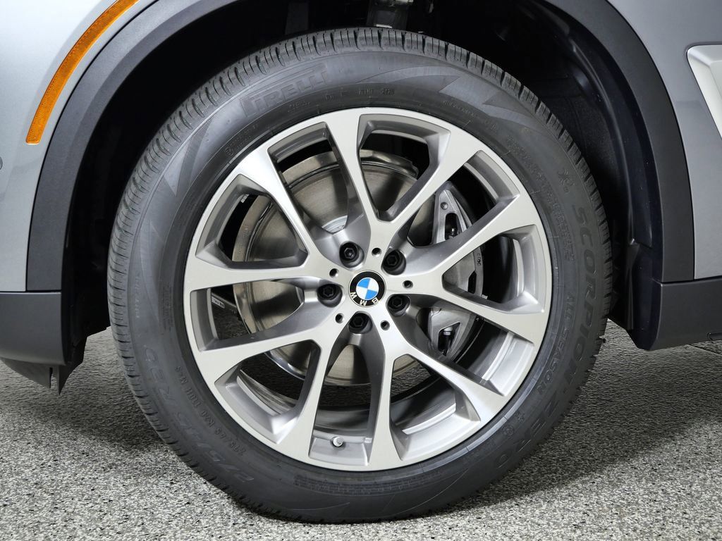 Thumbnail: 2026 BMW X5 - 26