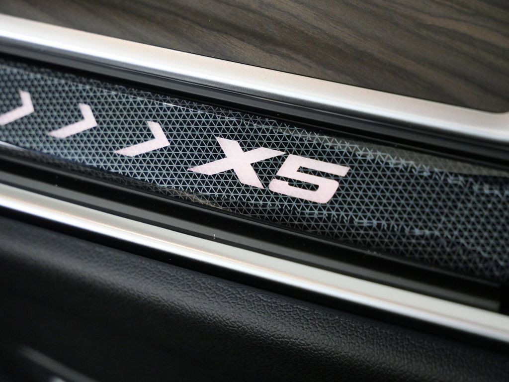 Thumbnail: 2026 BMW X5 - 30