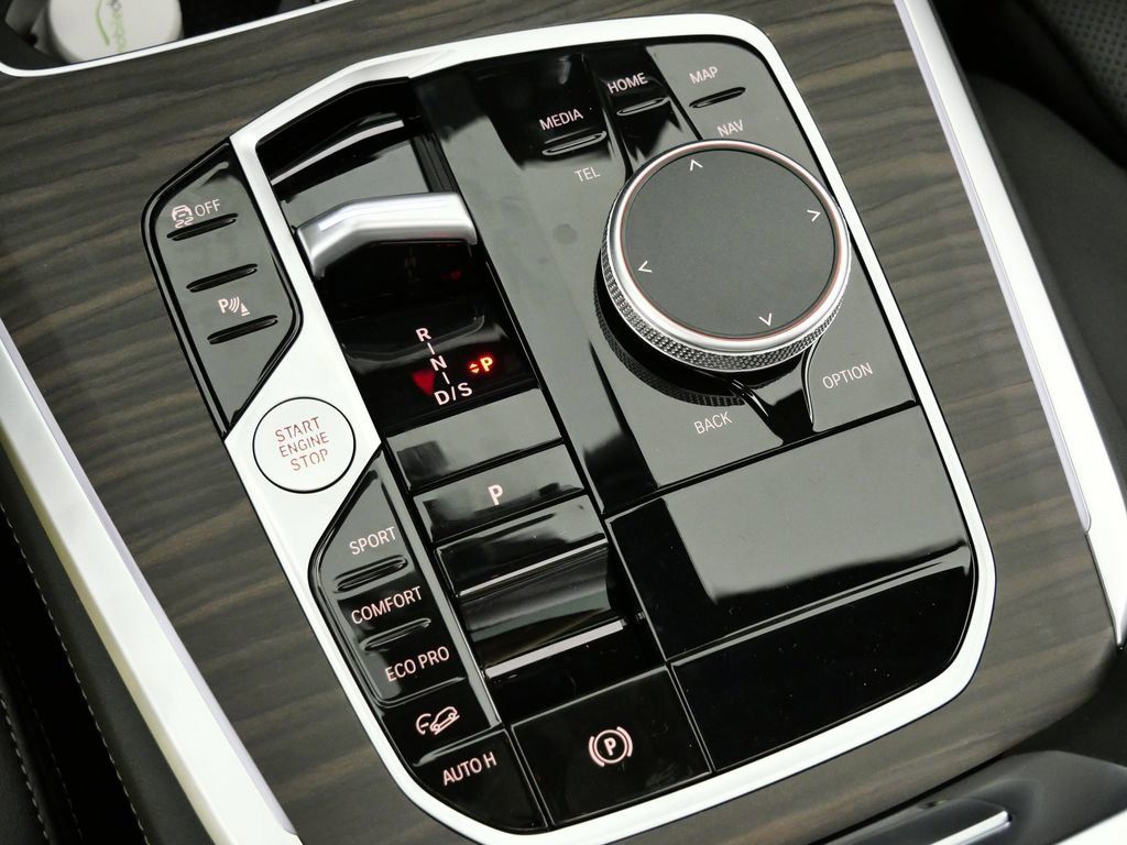 Thumbnail: 2026 BMW X5 - 13