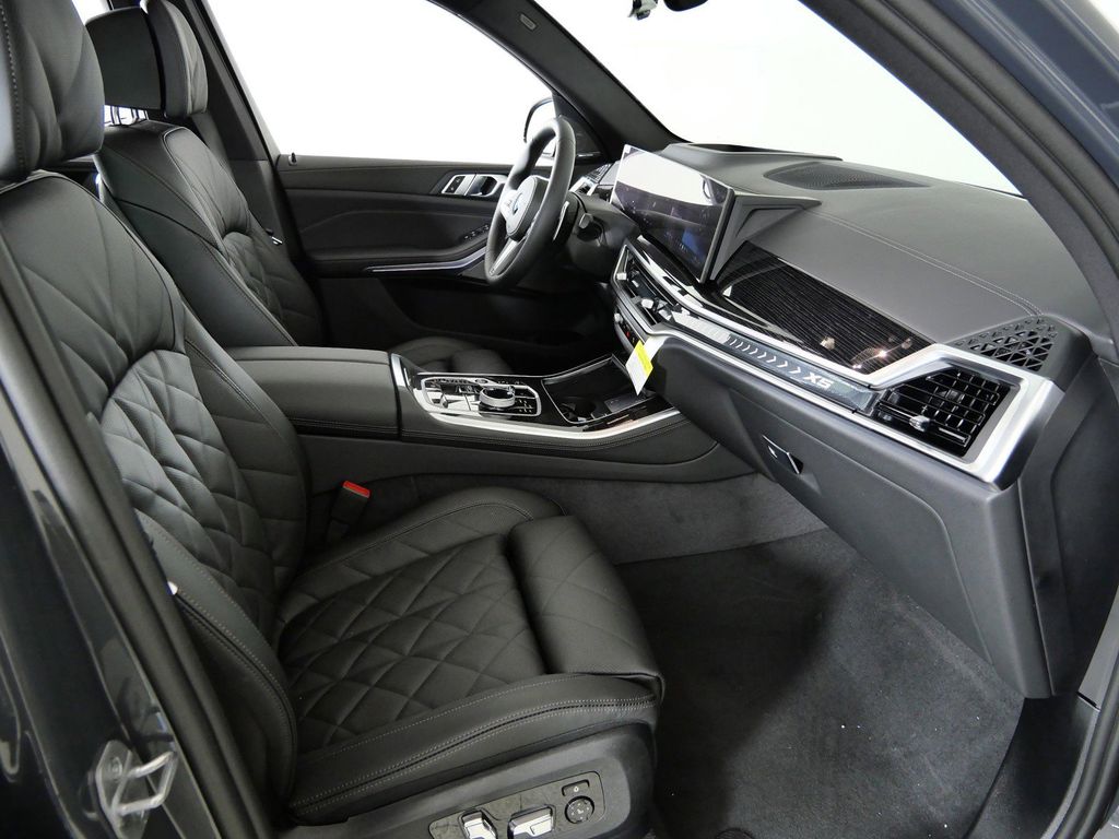 Thumbnail: 2026 BMW X5 - 10