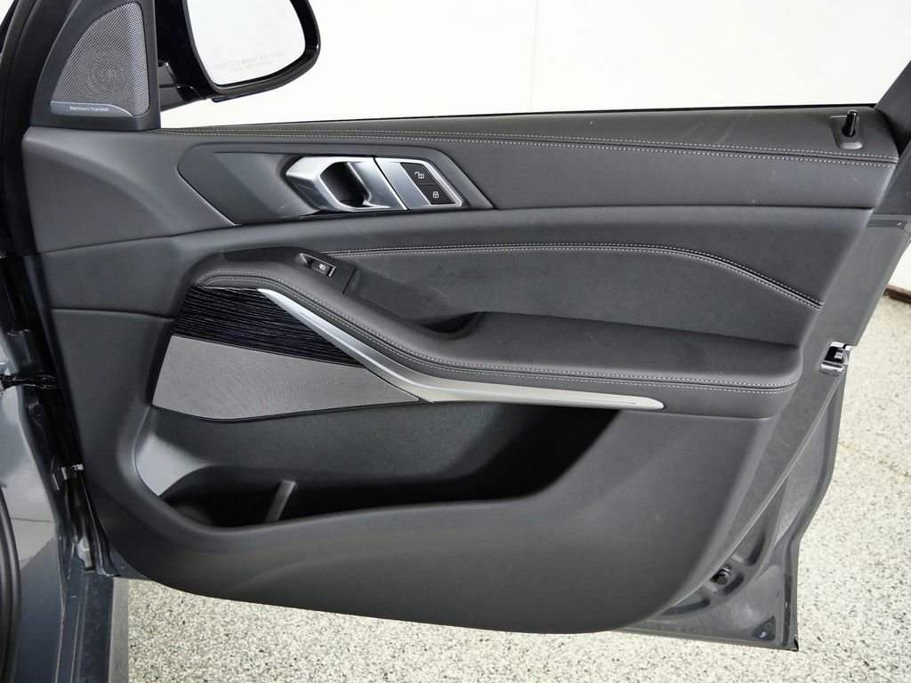 Thumbnail: 2026 BMW X5 - 28