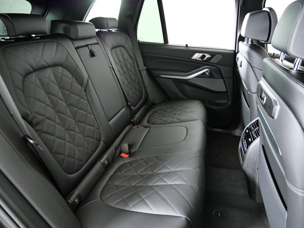 Thumbnail: 2026 BMW X5 - 33