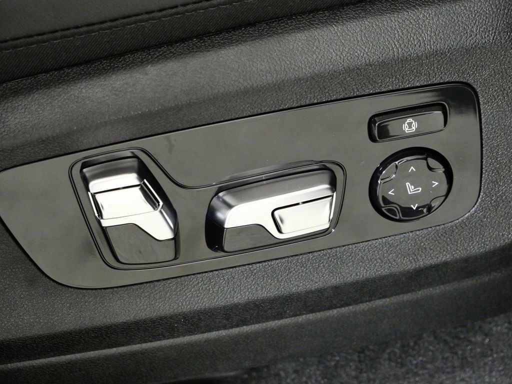 Thumbnail: 2026 BMW X5 - 27