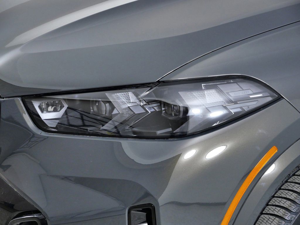 Thumbnail: 2026 BMW X5 - 16