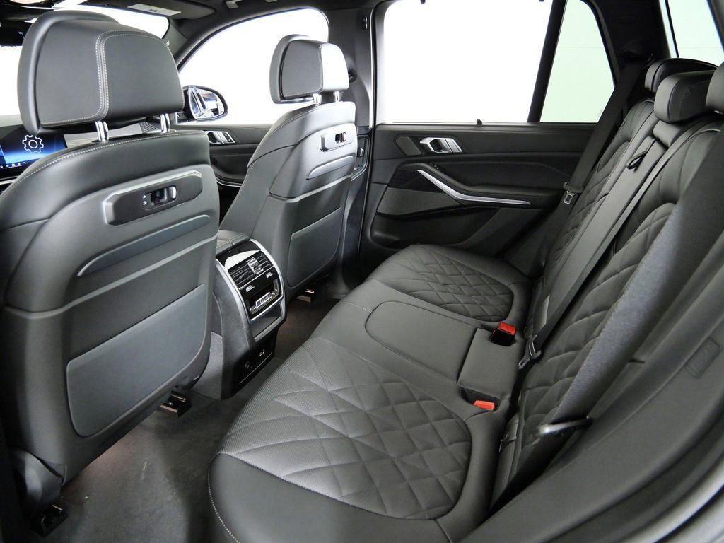 Thumbnail: 2026 BMW X5 - 38