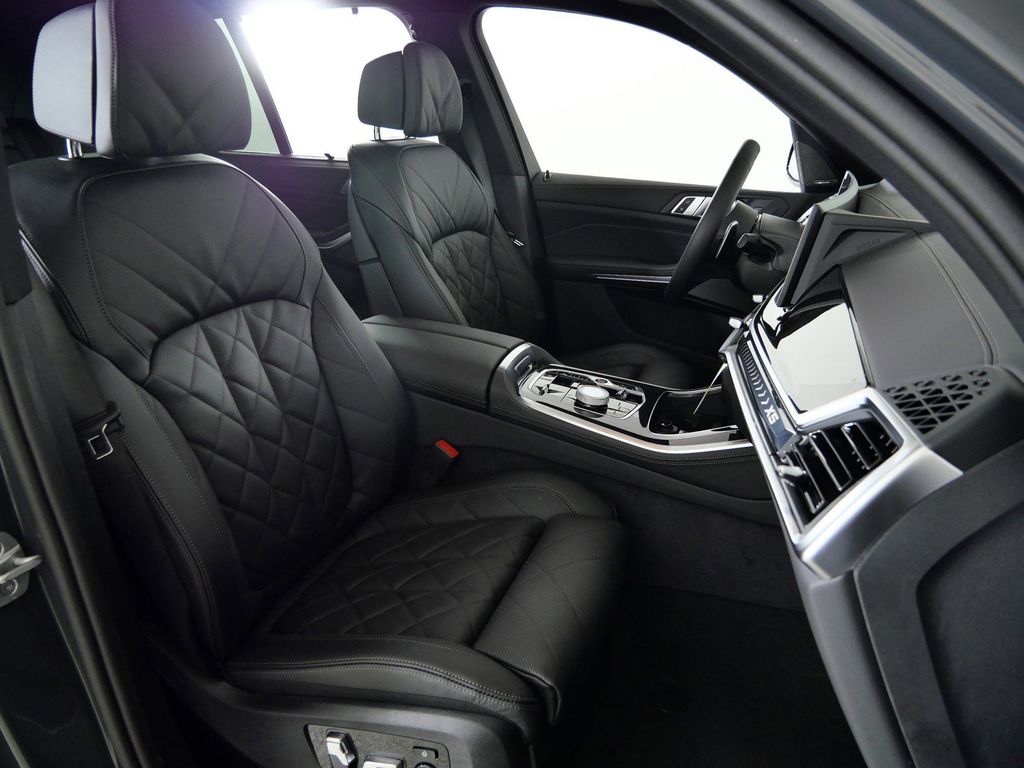 Thumbnail: 2026 BMW X5 - 9