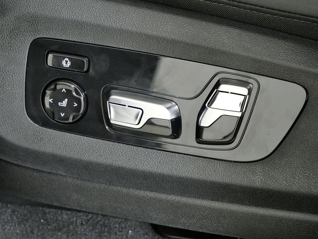 Thumbnail: 2026 BMW X5 - 42