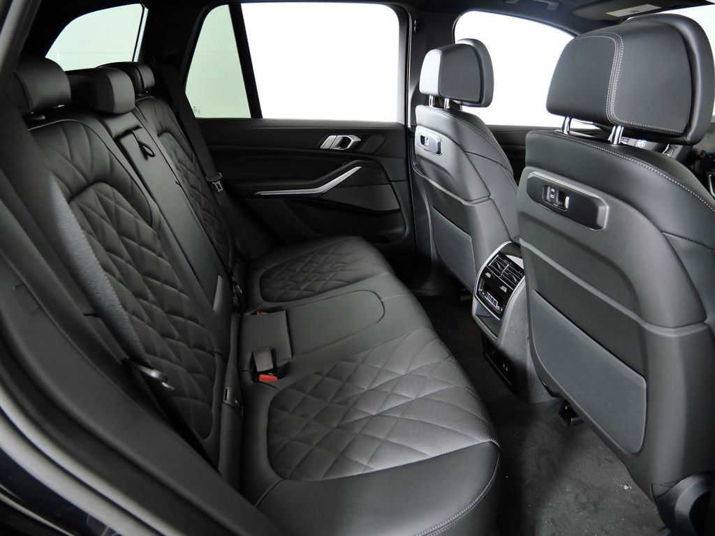 Thumbnail: 2026 BMW X5 - 11