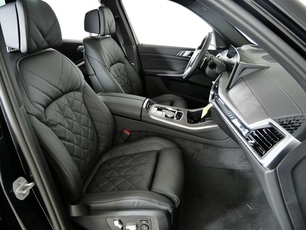 Thumbnail: 2026 BMW X5 - 10