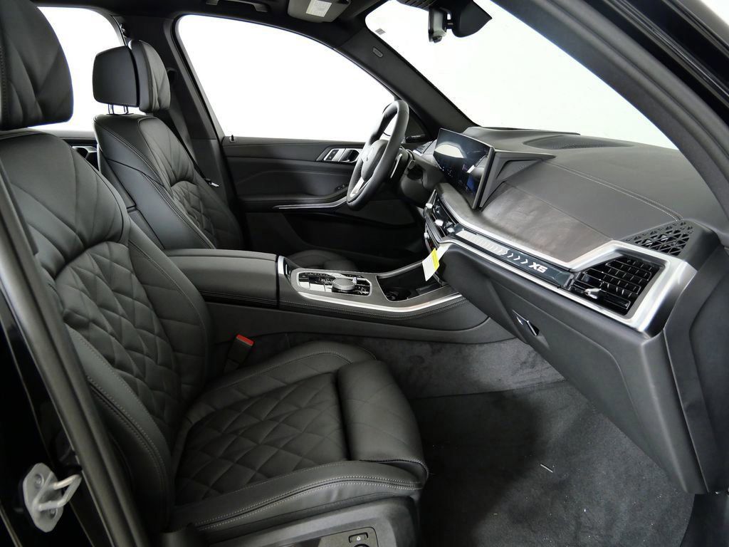 Thumbnail: 2026 BMW X5 - 9