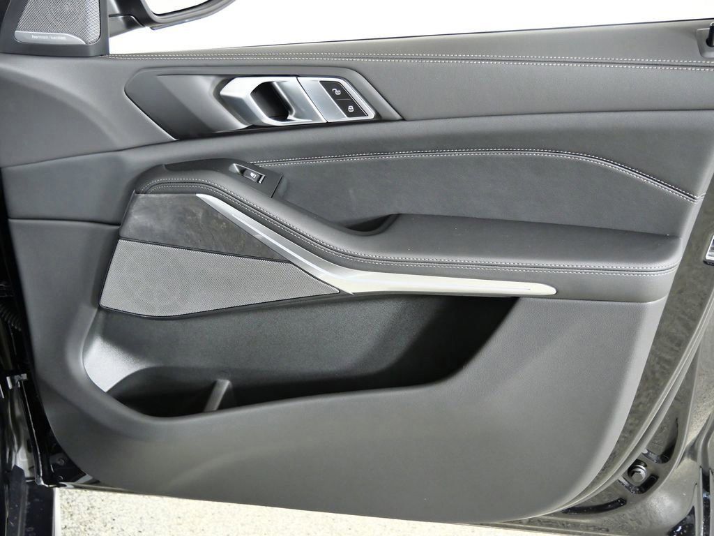 Thumbnail: 2026 BMW X5 - 28