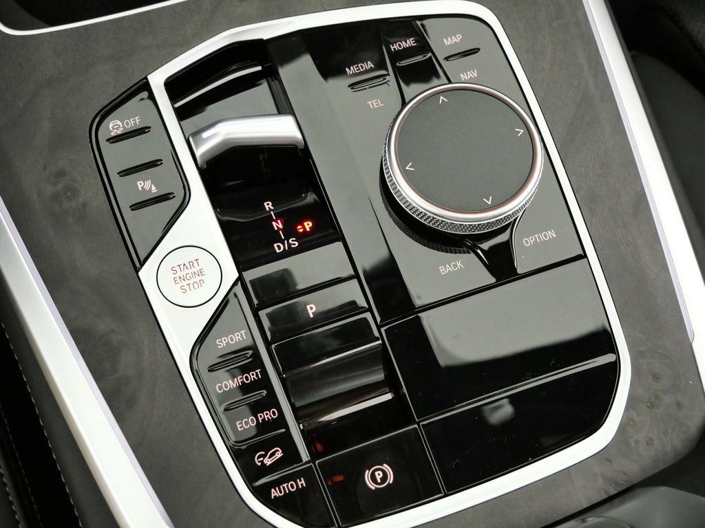 Thumbnail: 2026 BMW X5 - 13