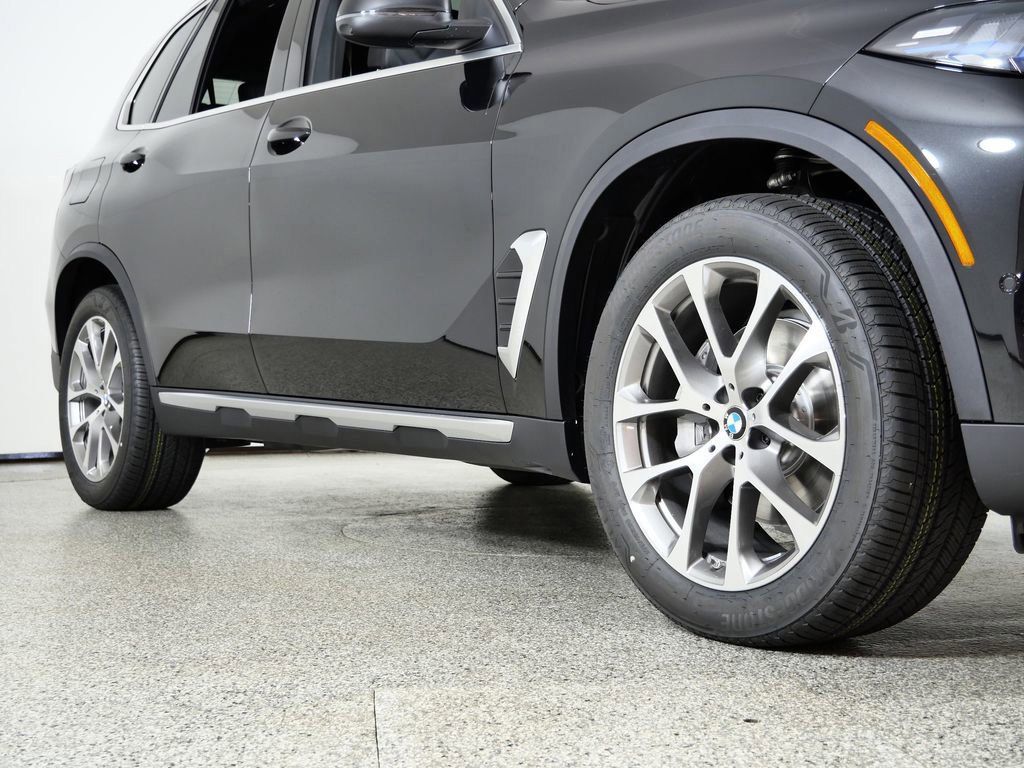 Thumbnail: 2026 BMW X5 - 8
