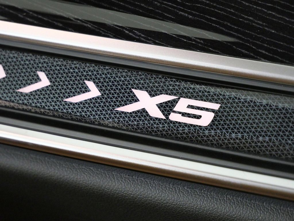 Thumbnail: 2026 BMW X5 - 31