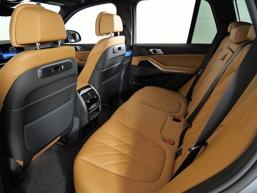 Thumbnail: 2026 BMW X5 - 36