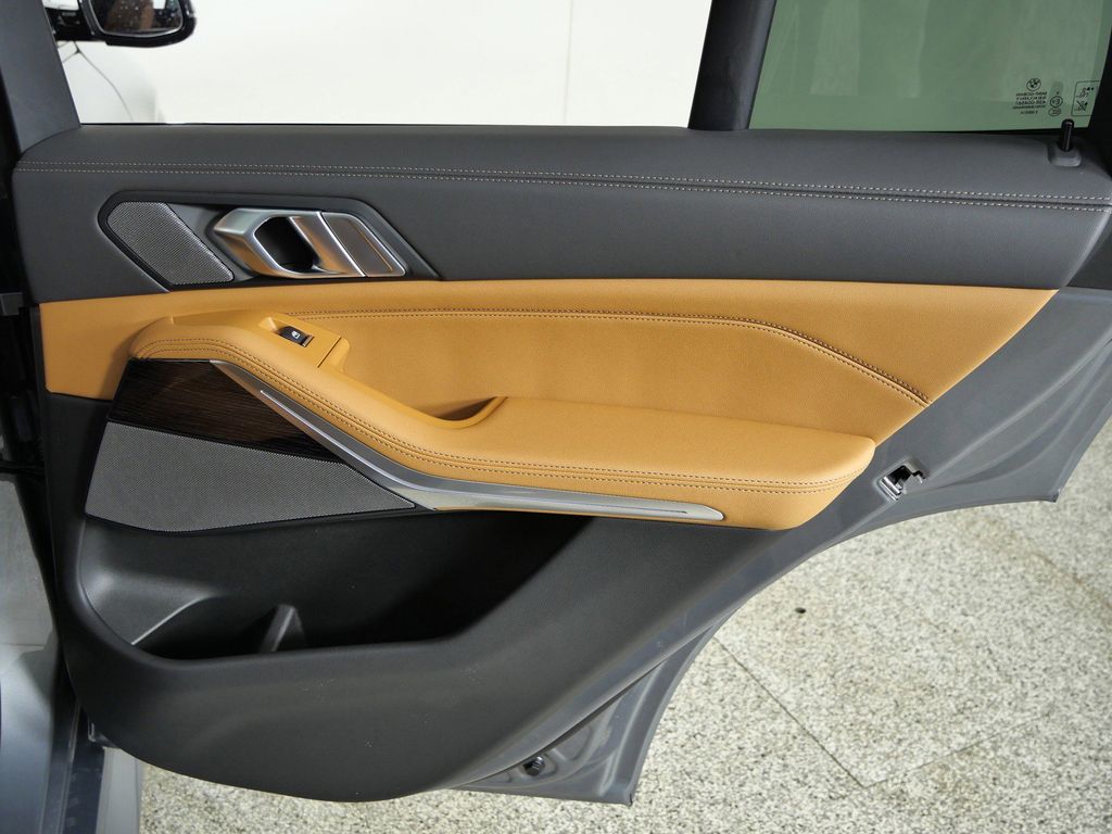 Thumbnail: 2026 BMW X5 - 32
