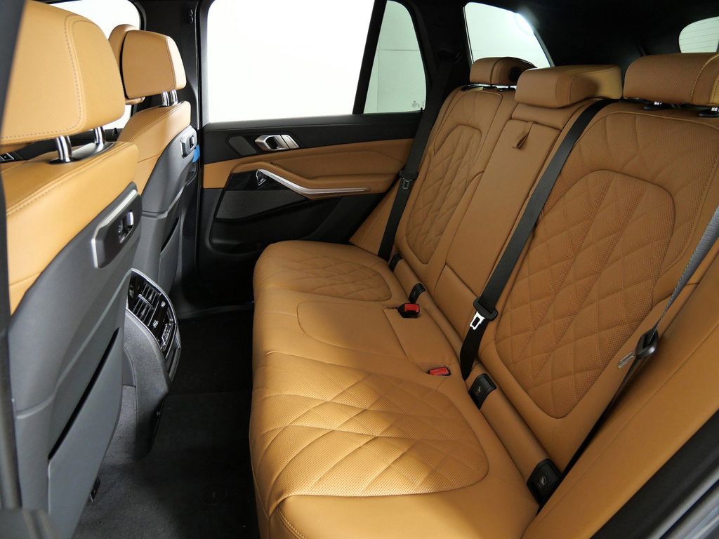 Thumbnail: 2026 BMW X5 - 37