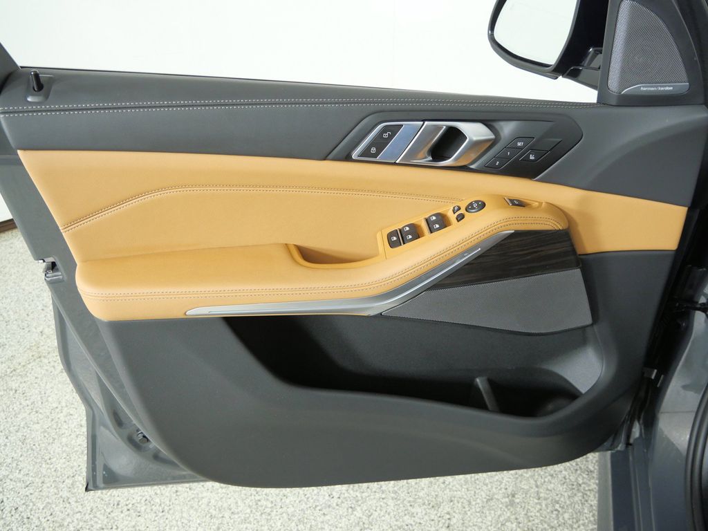 Thumbnail: 2026 BMW X5 - 40