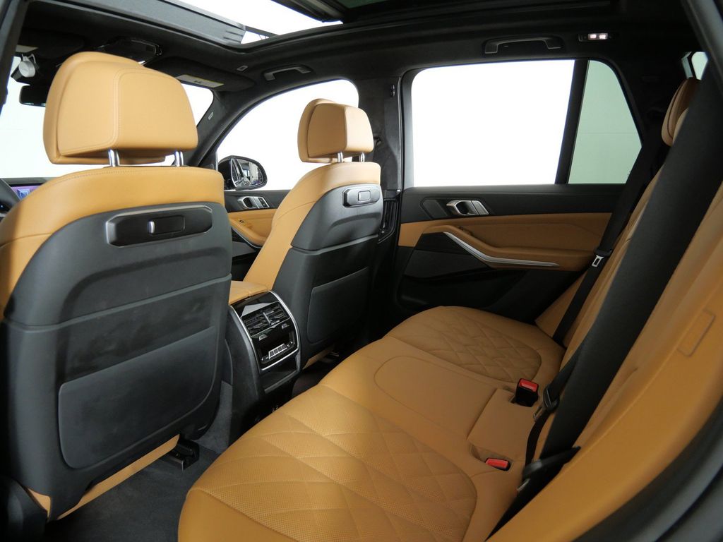 Thumbnail: 2026 BMW X5 - 38