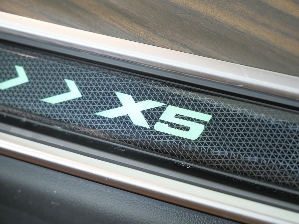 Thumbnail: 2026 BMW X5 - 32