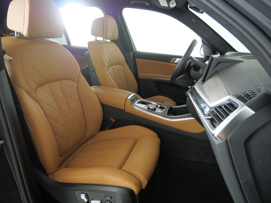 Thumbnail: 2026 BMW X5 - 10