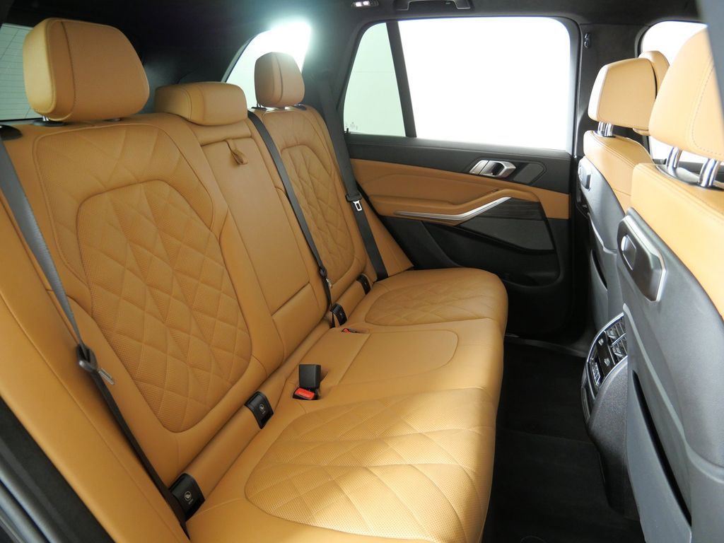 Thumbnail: 2026 BMW X5 - 34