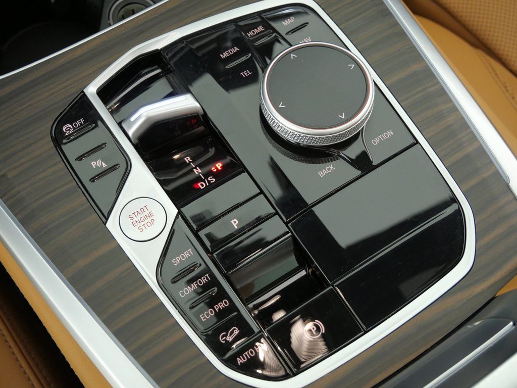 Thumbnail: 2026 BMW X5 - 13