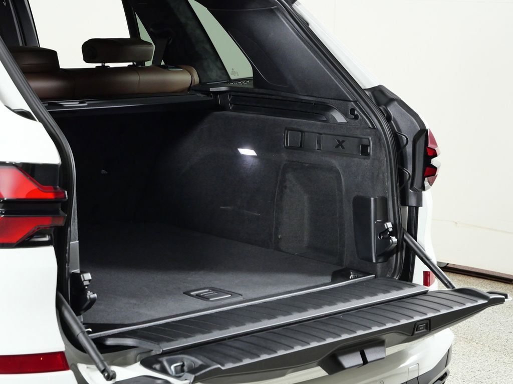 Thumbnail: 2026 BMW X5 - 33