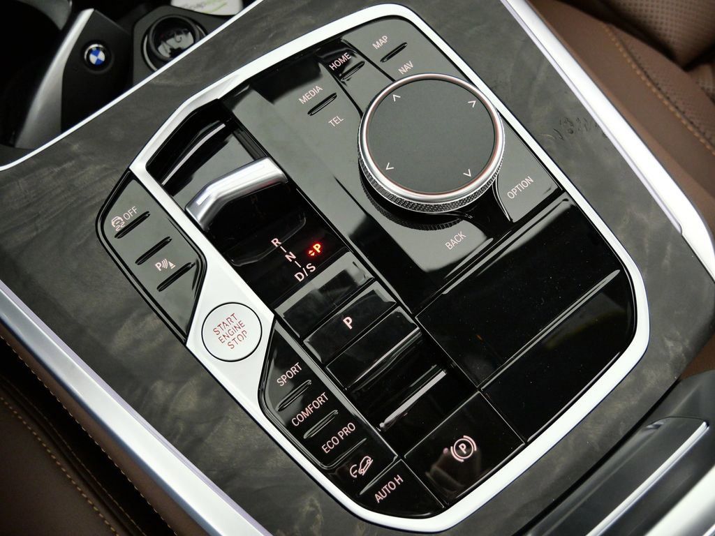 Thumbnail: 2026 BMW X5 - 13