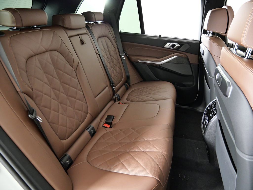 Thumbnail: 2026 BMW X5 - 31