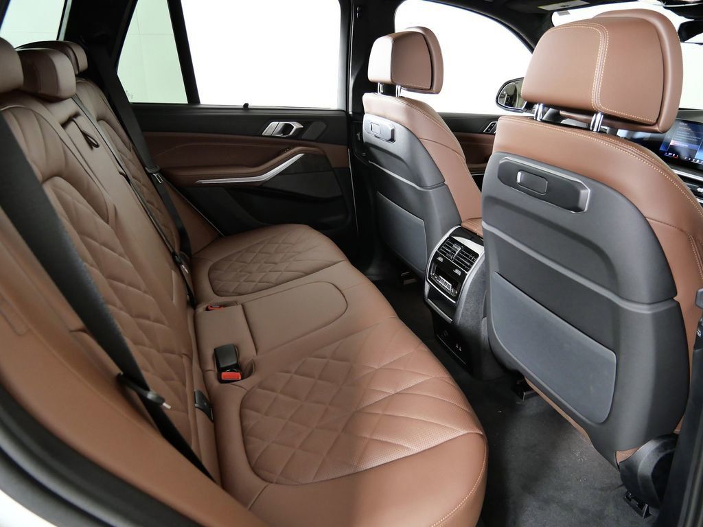 Thumbnail: 2026 BMW X5 - 11