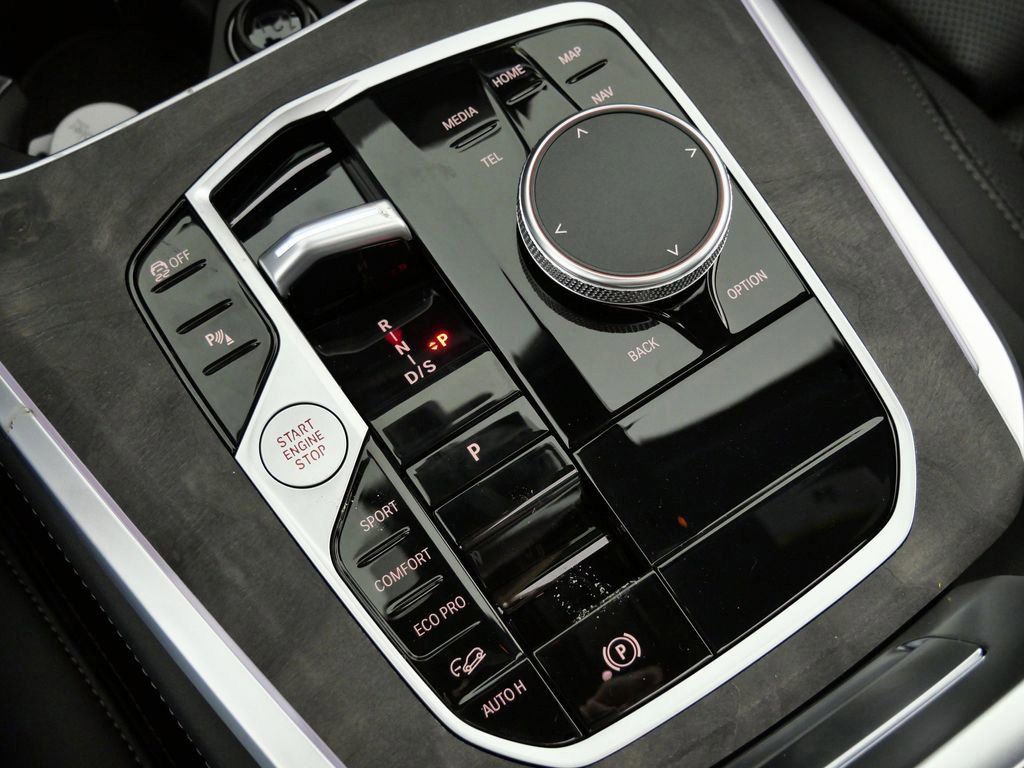 Thumbnail: 2026 BMW X5 - 13