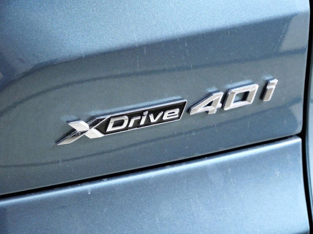 Thumbnail: 2026 BMW X5 - 21