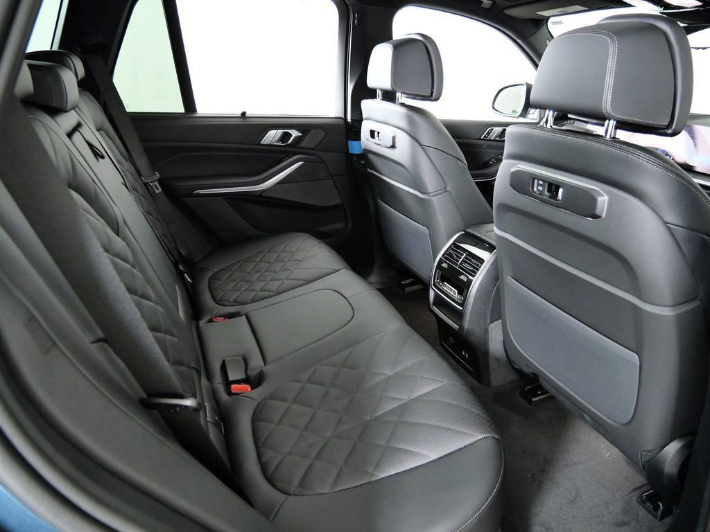 Thumbnail: 2026 BMW X5 - 11