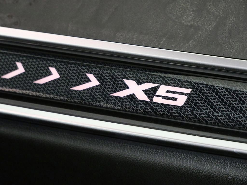 Thumbnail: 2026 BMW X5 - 29