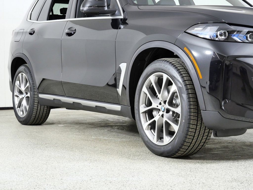 Thumbnail: 2026 BMW X5 - 8