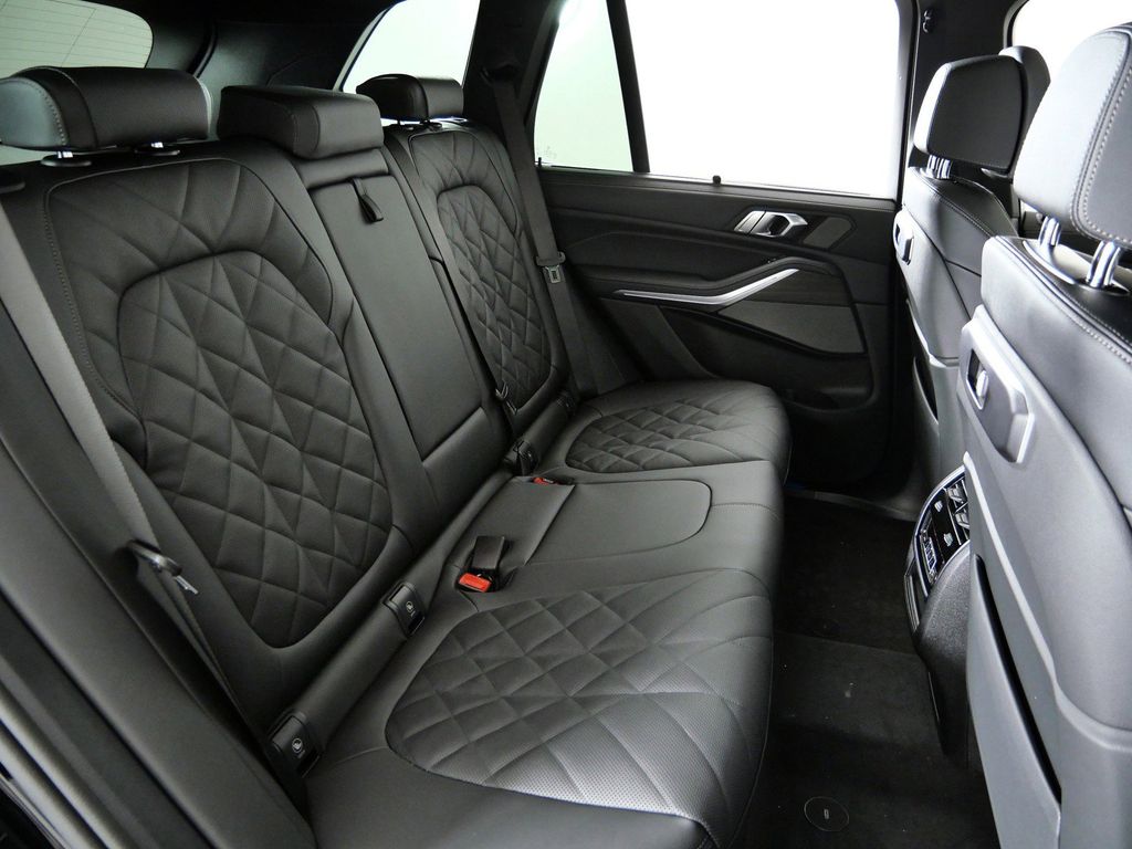 Thumbnail: 2026 BMW X5 - 33