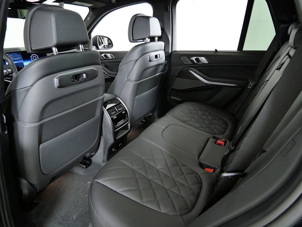 Thumbnail: 2026 BMW X5 - 37