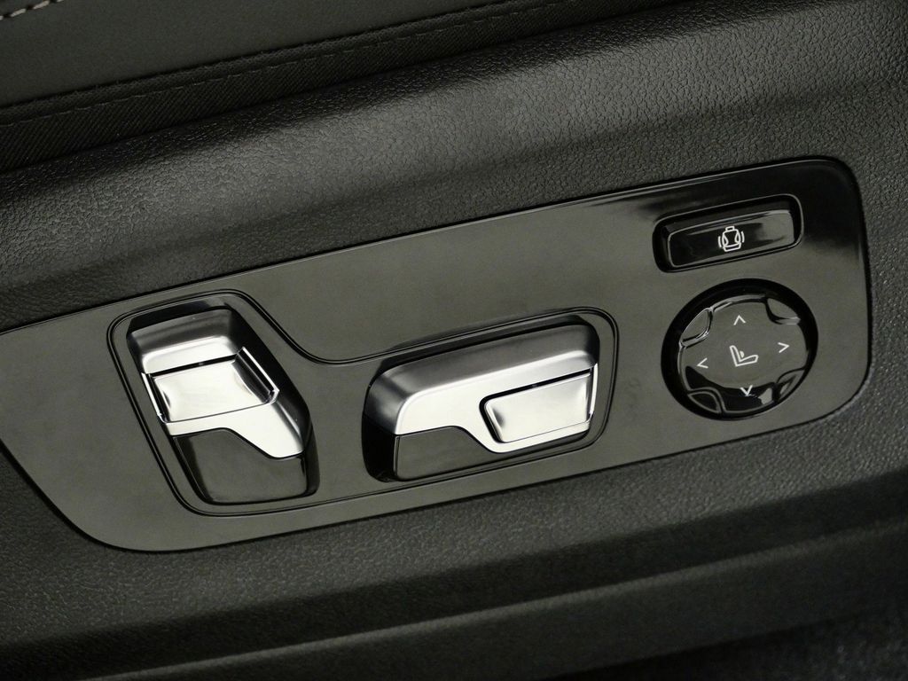 Thumbnail: 2026 BMW X5 - 29