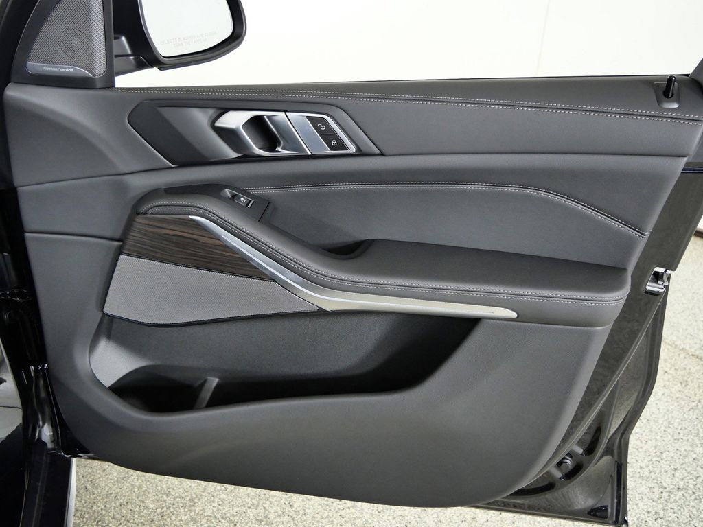Thumbnail: 2026 BMW X5 - 28