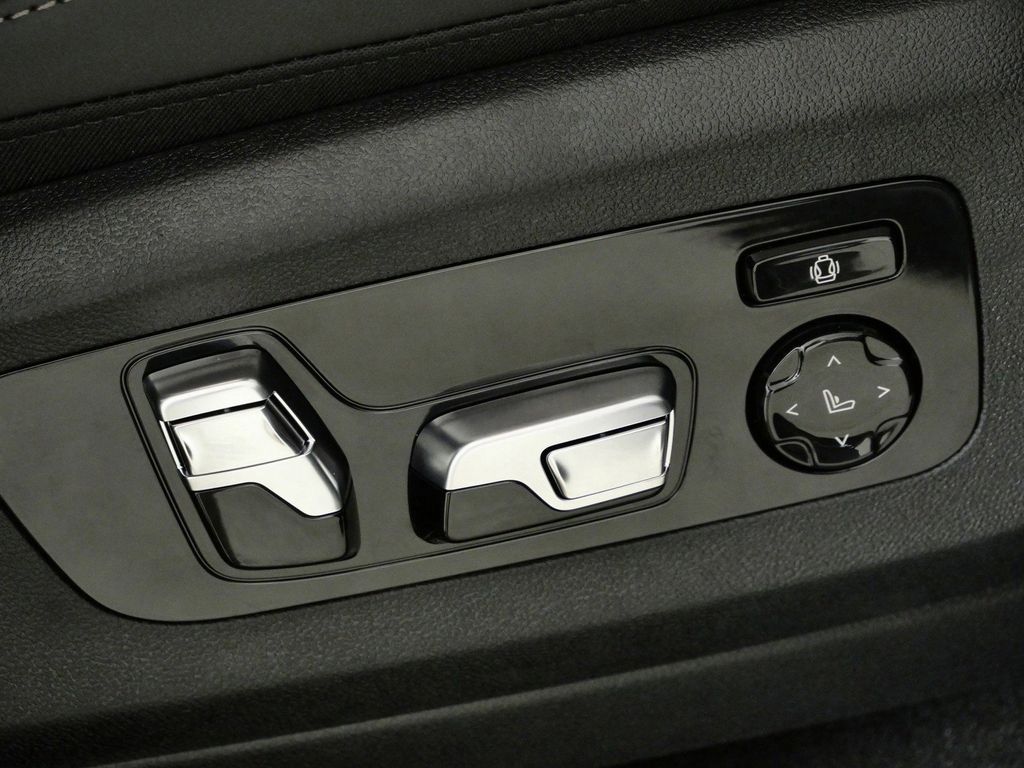 Thumbnail: 2026 BMW X5 - 29
