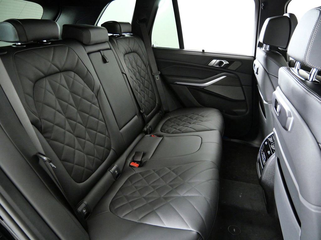 Thumbnail: 2026 BMW X5 - 33
